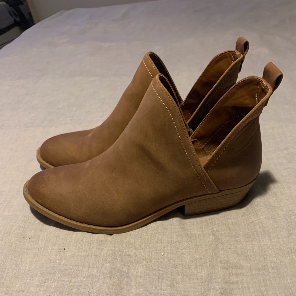 Brown low boots
